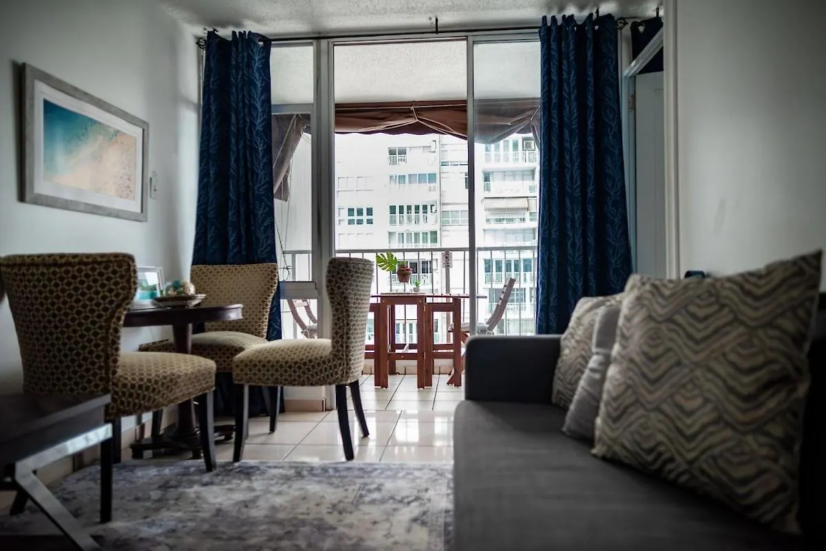Isla Verde Beachfront With Pool- Near Foxwoods サンジョアン アパート